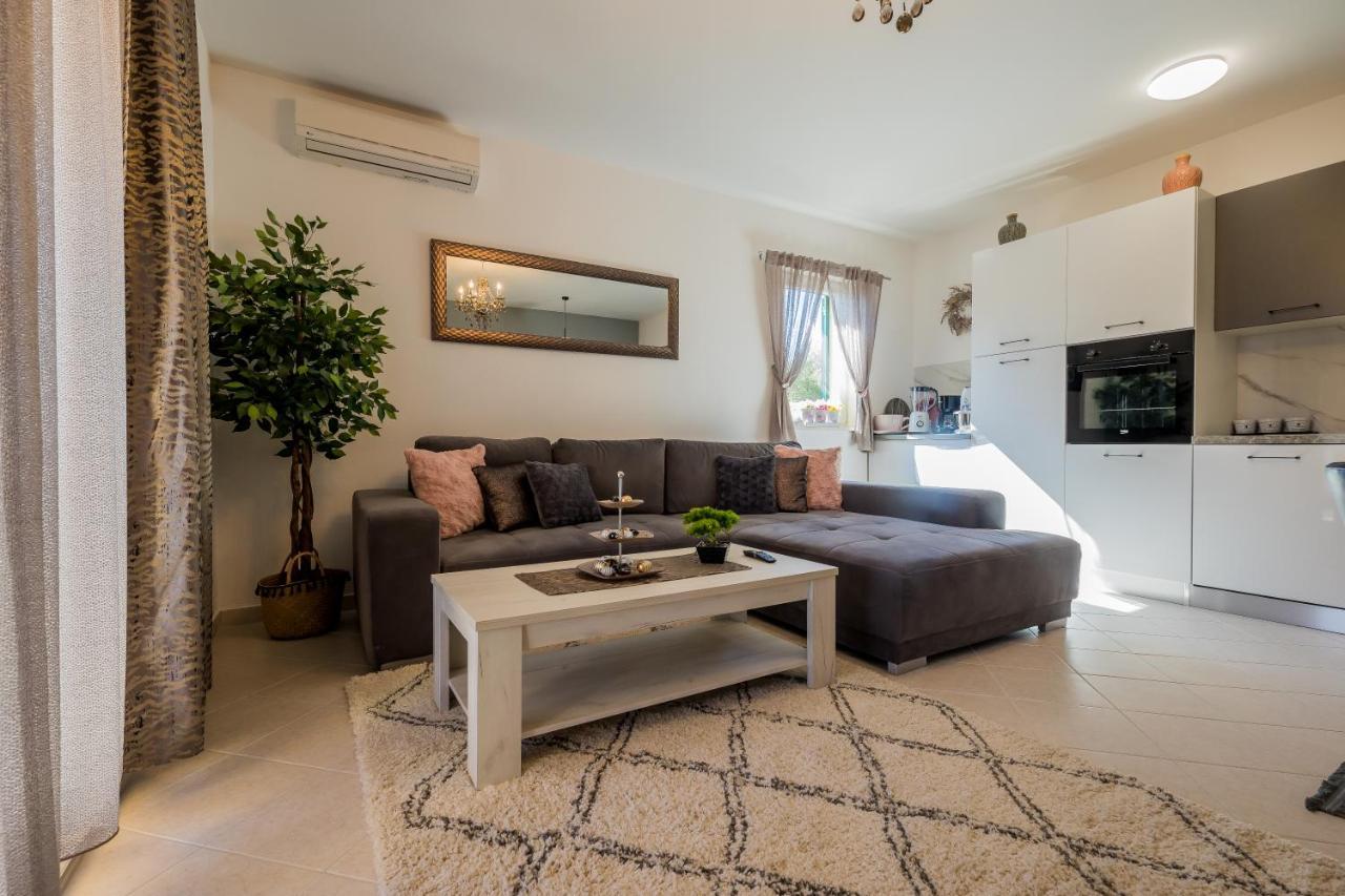 Ivana Apartment Trogir Exterior photo